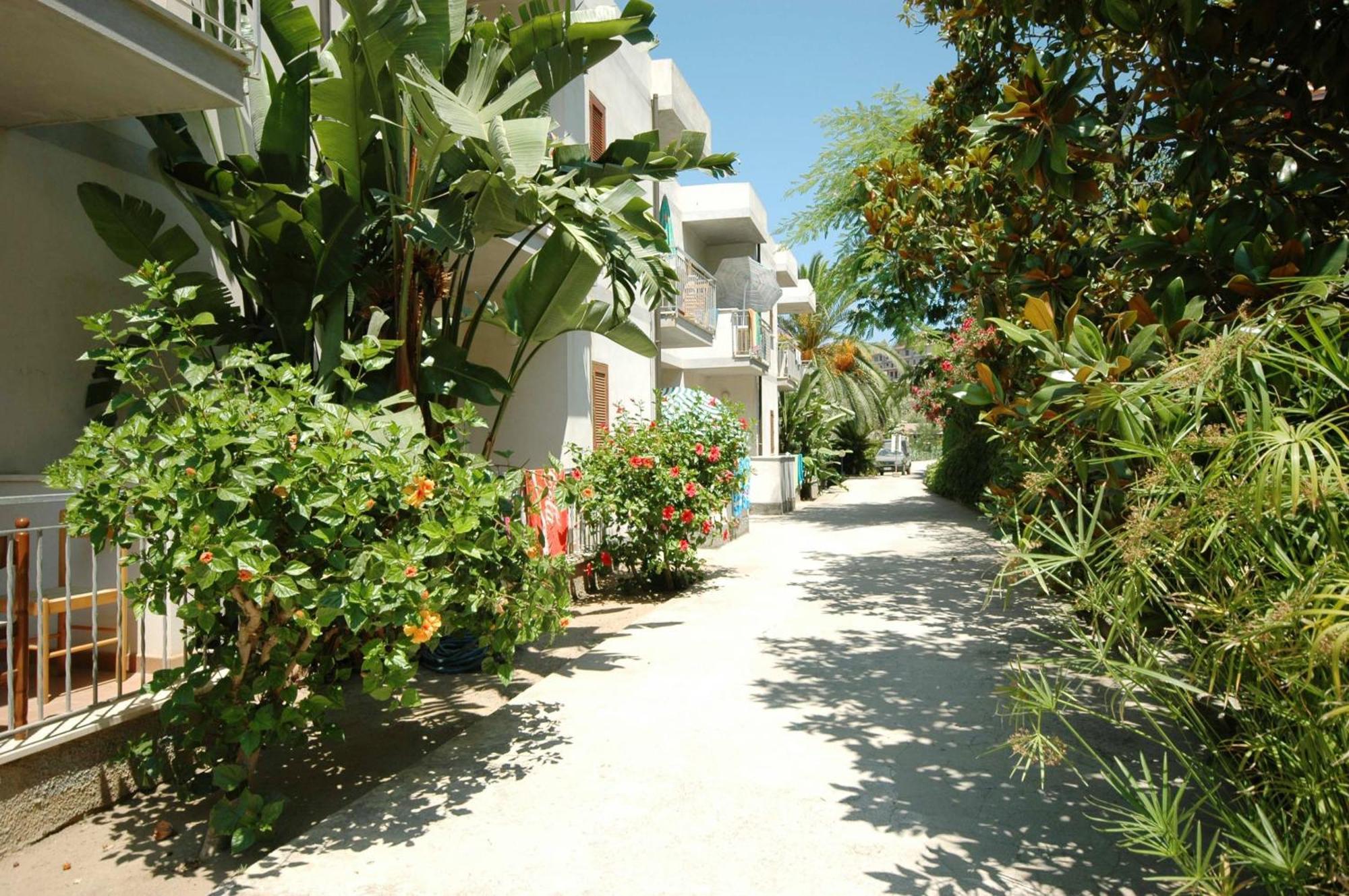 Residence Limoneto Capo Vaticano Esterno foto